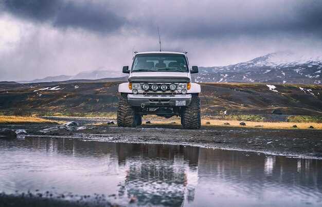 Возможности внедорожья: что умеет новый Hummer в бездорожье