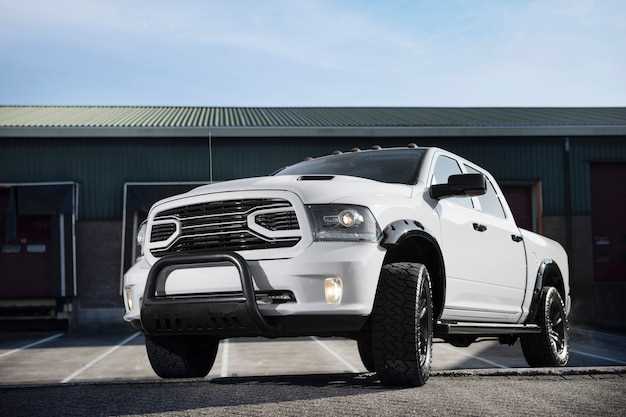 Как Land Cruiser 300, но пикап: показана долгожданная Toyota Tundra